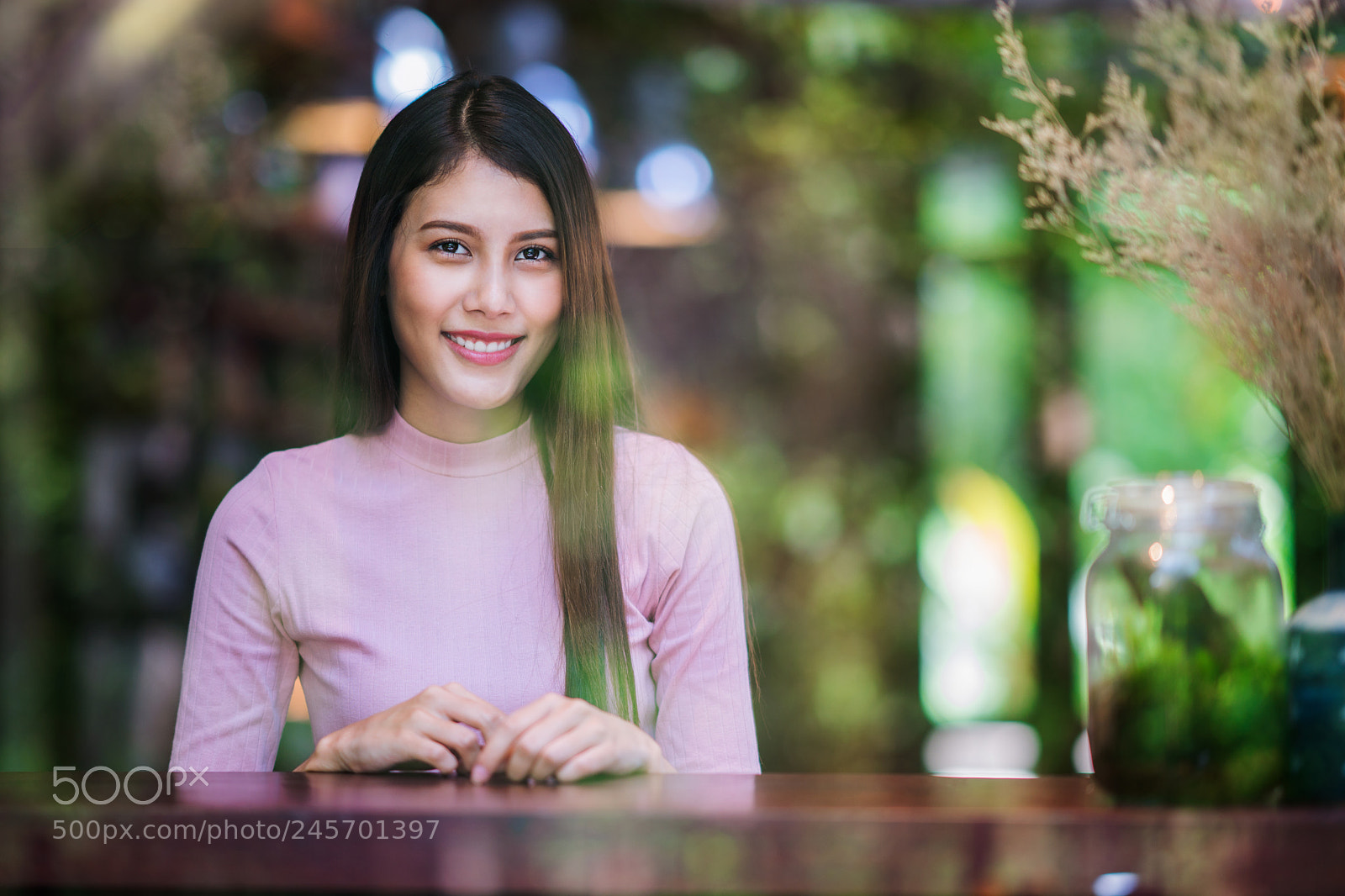 Sony a7R II sample photo. Asian women sit and photography
