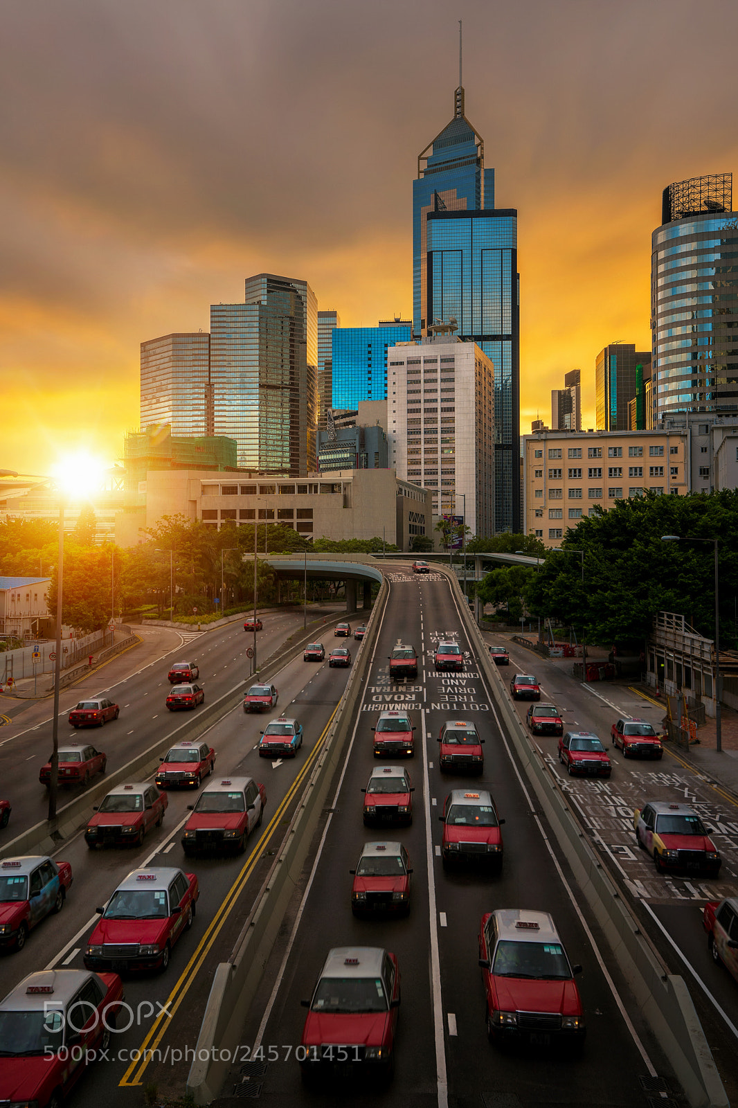 Sony a7R II sample photo. Taxi and hongkong city photography
