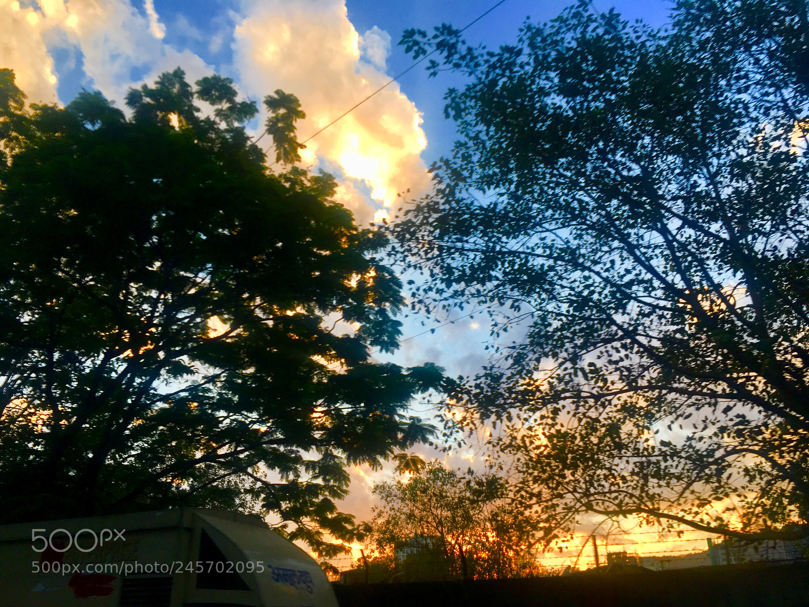 Apple iPhone SE sample photo. Evening explode photography