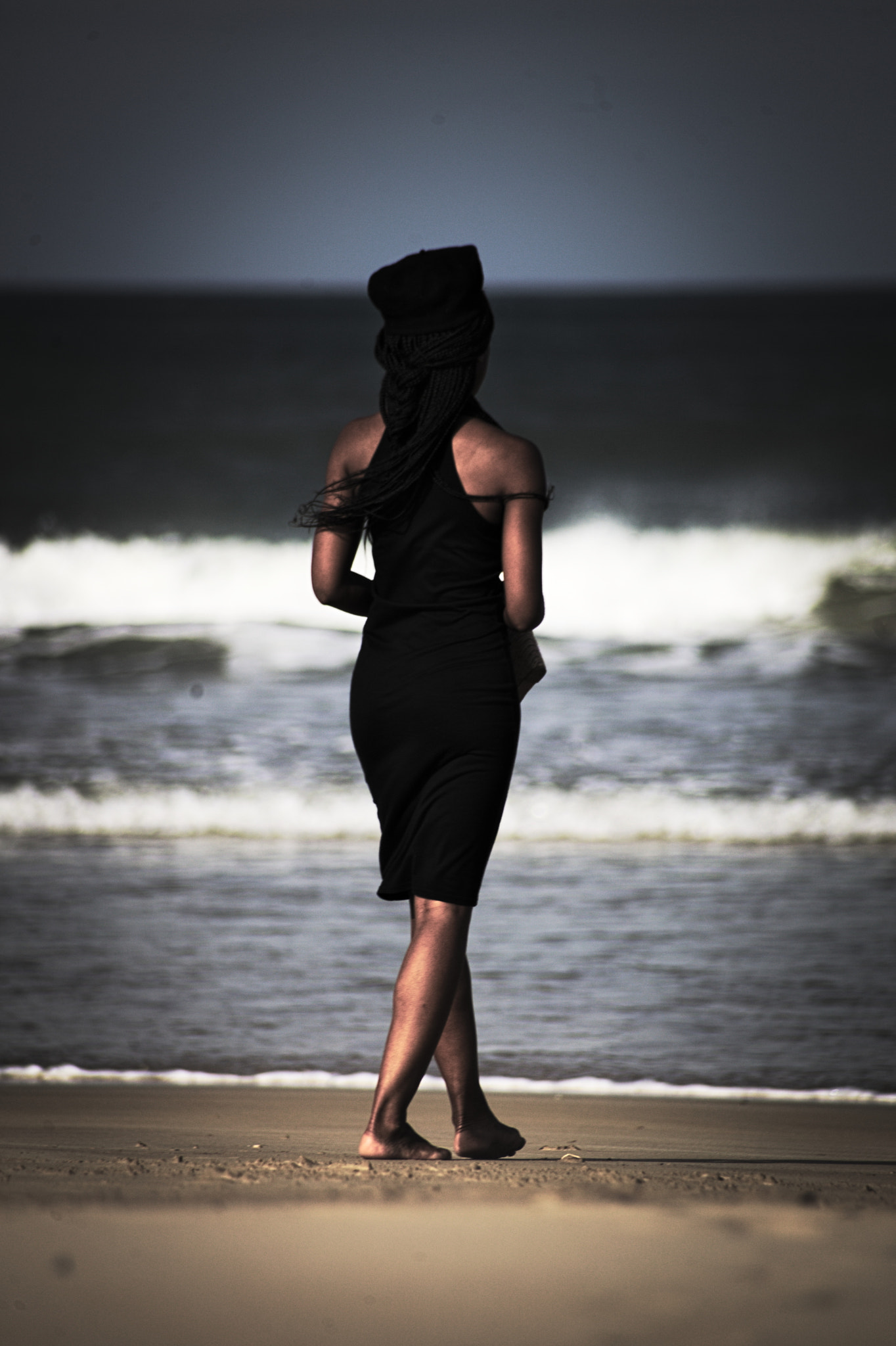 Sigma 70-300mm F4-5.6 APO DG Macro sample photo. Girl on beach photography
