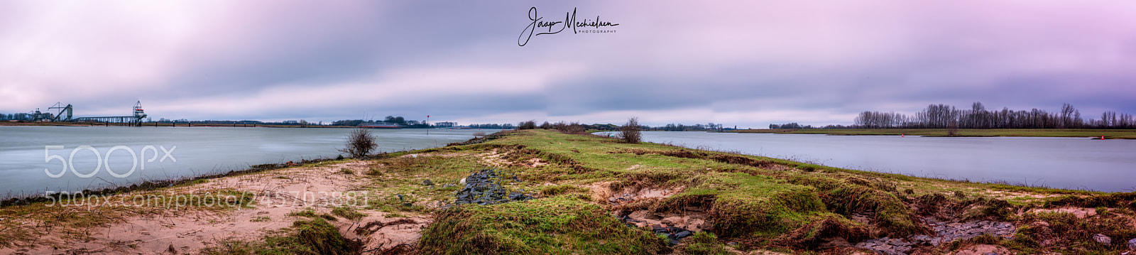 Canon EOS 7D Mark II sample photo. Pano between the water photography