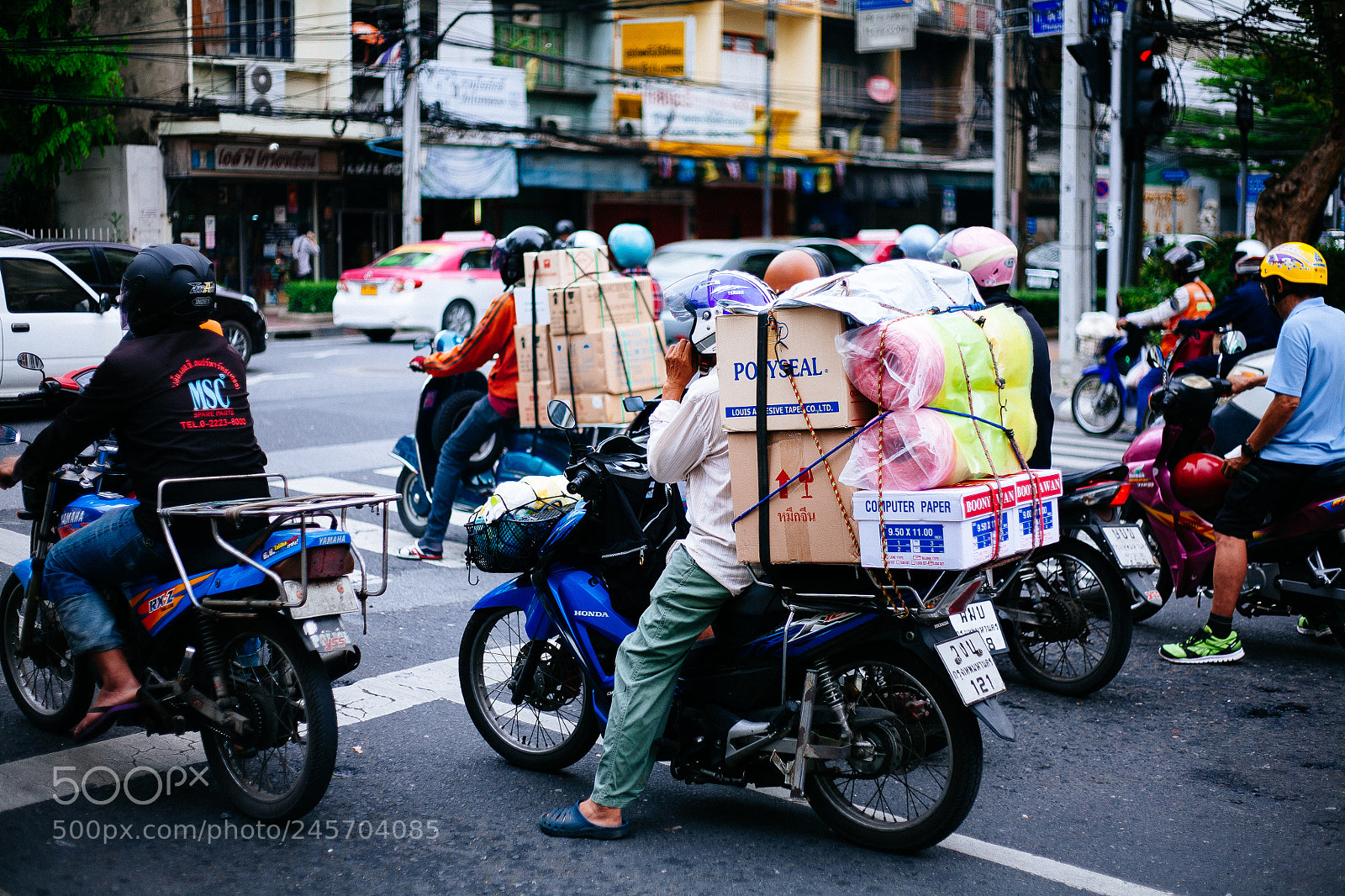 Canon EOS 5D sample photo. Old guy carry too photography