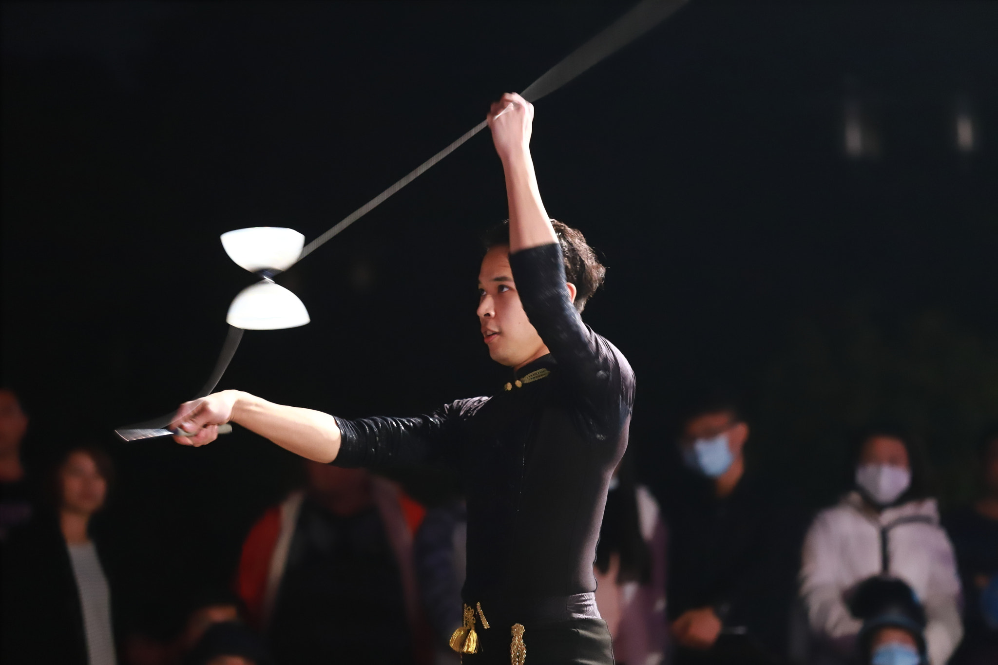 Canon EF 70-200mm F4L IS USM sample photo. Img_0764m diabolo. ディアボロ. 夜光扯鈴. photography