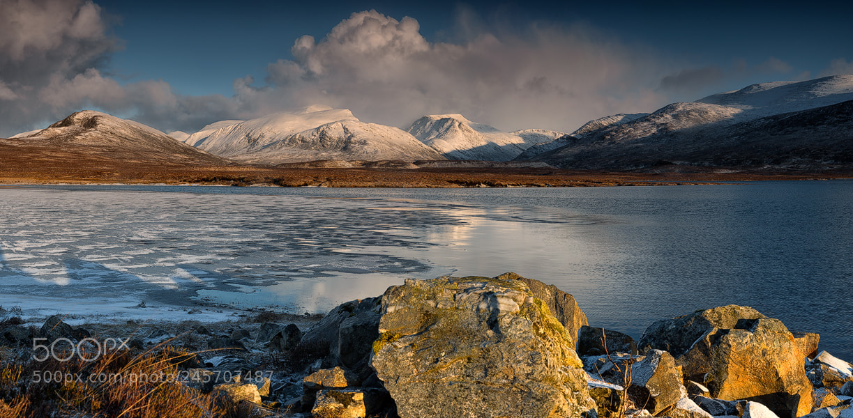 Nikon D810 sample photo. Beinn dearg from loch photography