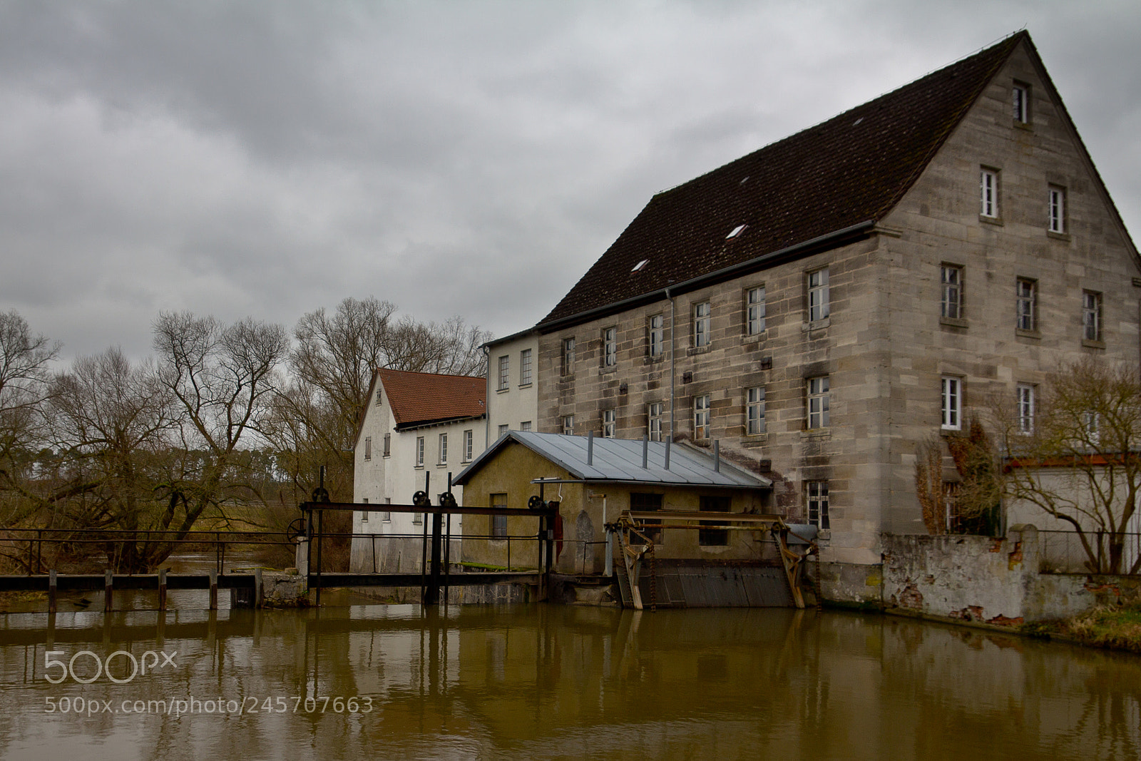 Canon EOS 60D sample photo. Sinister photography