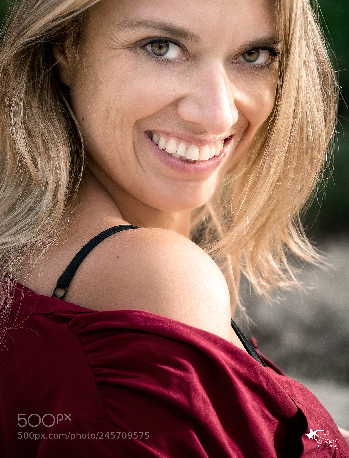 Nikon D7100 sample photo. Look back photography
