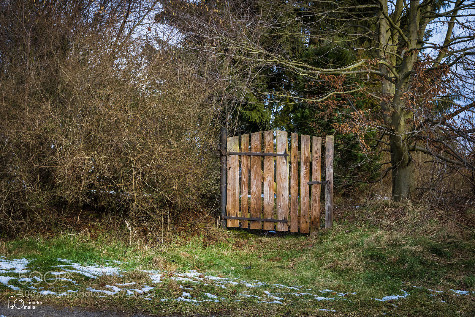 Canon EOS 750D (EOS Rebel T6i / EOS Kiss X8i) sample photo. Door to nowhere photography
