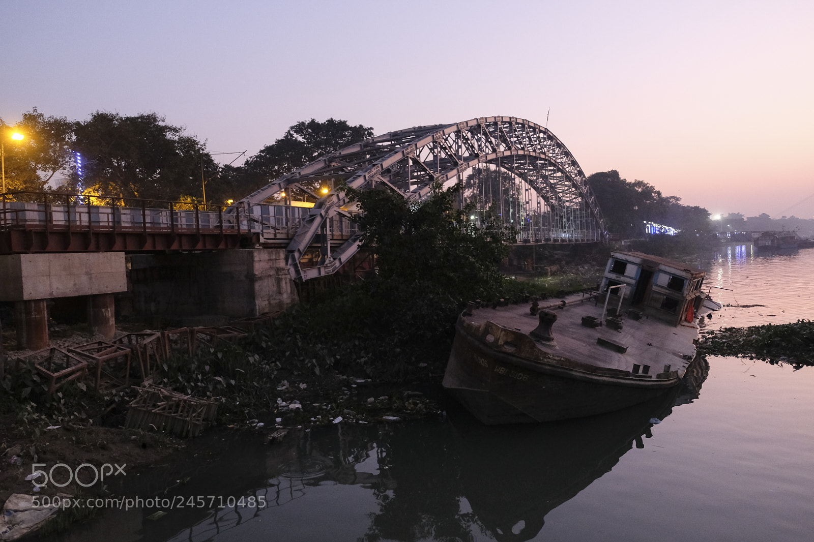 Fujifilm X-T20 sample photo. Boat at dusk photography