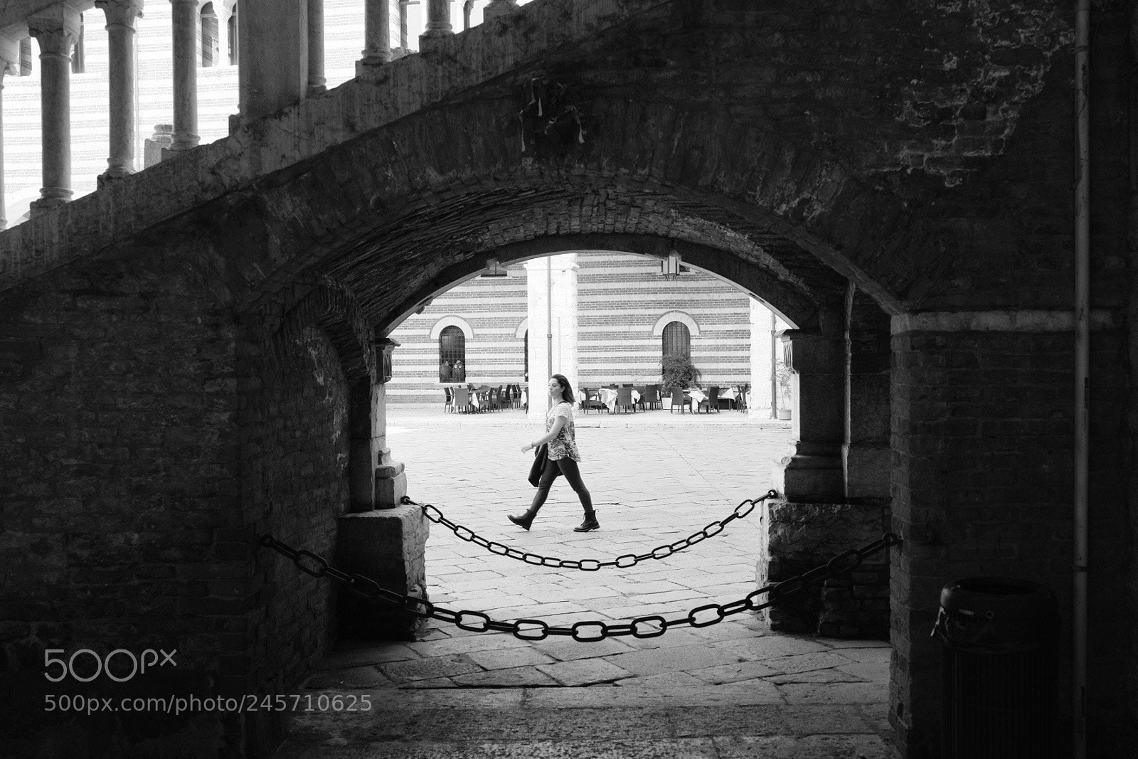 Fujifilm X-Pro2 sample photo. Crossing town hall site photography
