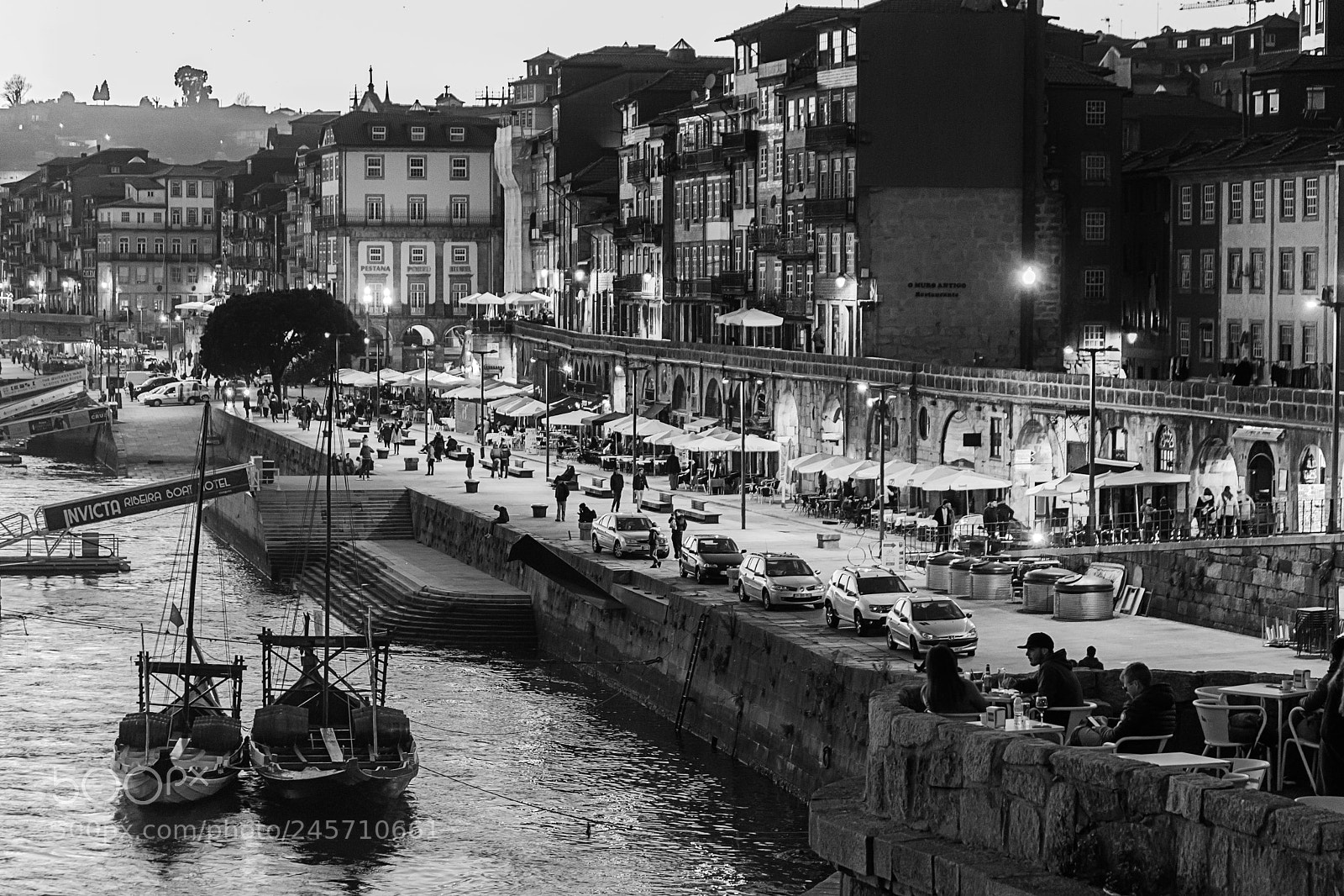 Nikon D610 sample photo. Porto's night photography
