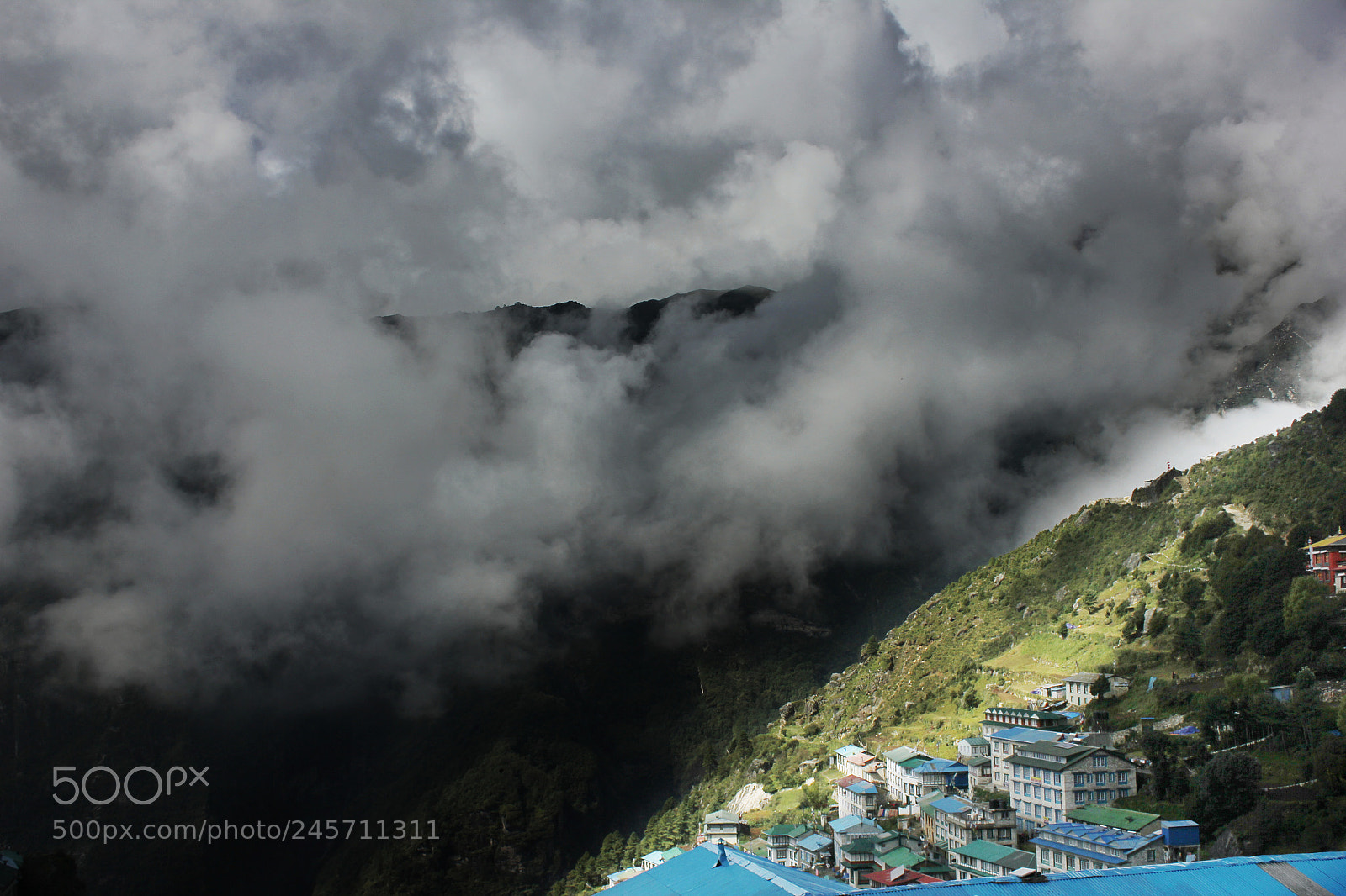 Canon EOS 550D (EOS Rebel T2i / EOS Kiss X4) sample photo. Namche bazzar photography