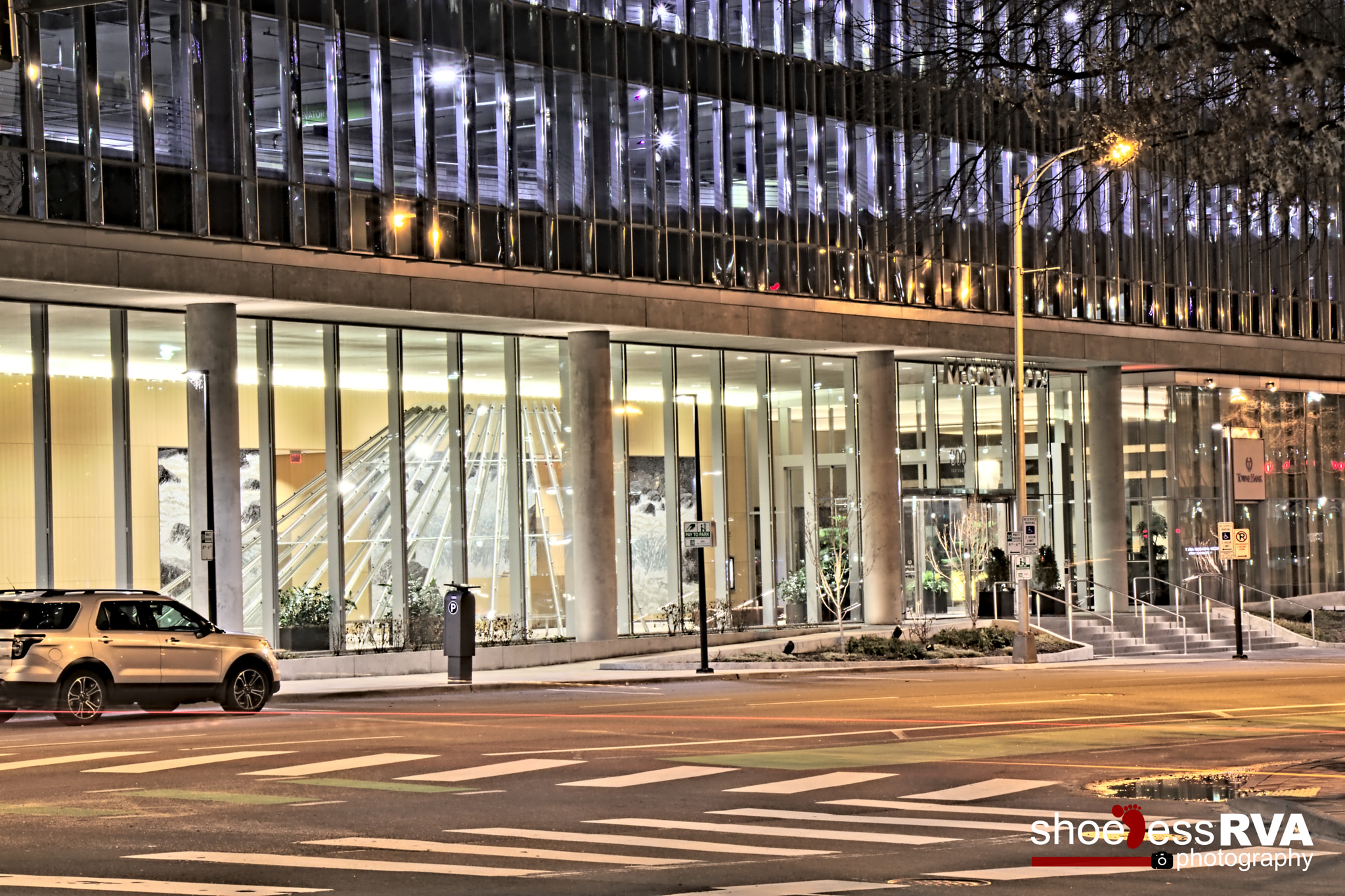 Canon EOS 77D (EOS 9000D / EOS 770D) sample photo. Dowtown rva at night photography
