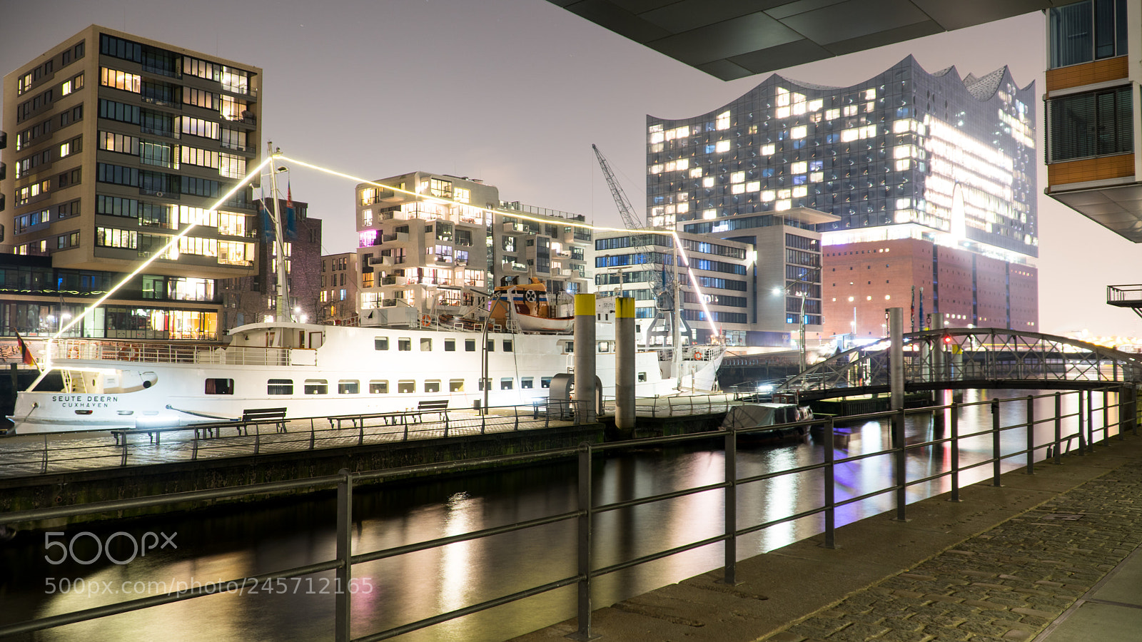 Sony a6500 sample photo. Hamburg hafencity photography