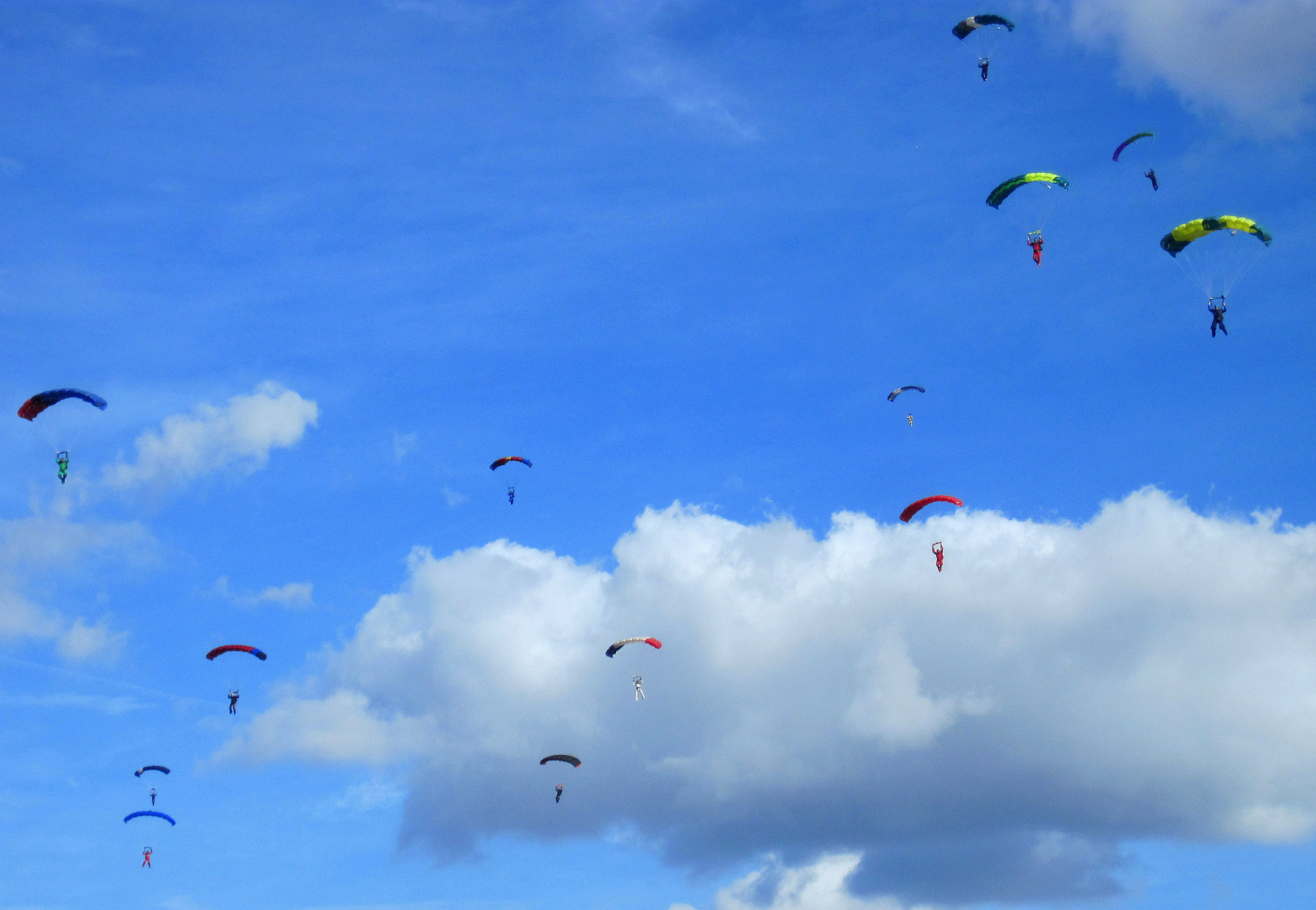 Canon PowerShot SD1200 IS (Digital IXUS 95 IS / IXY Digital 110 IS) sample photo. 80 way load landing. photography