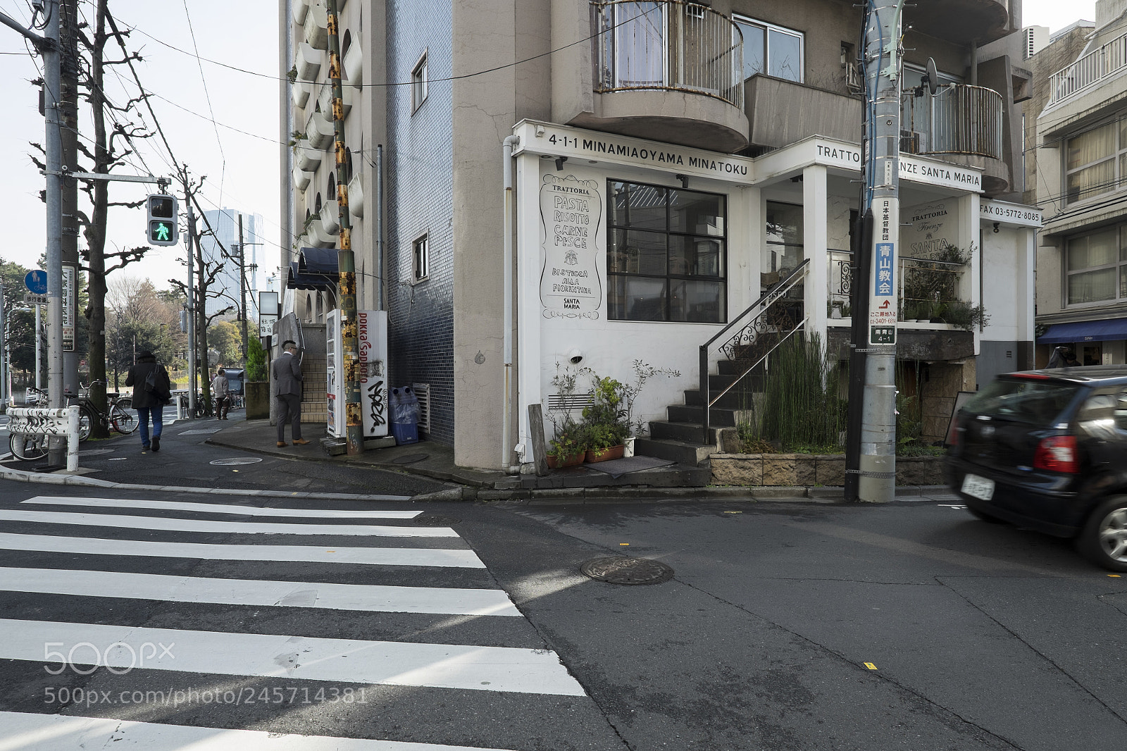 Fujifilm X-T1 sample photo. Tokyo.港区南青山　santa maria前 photography