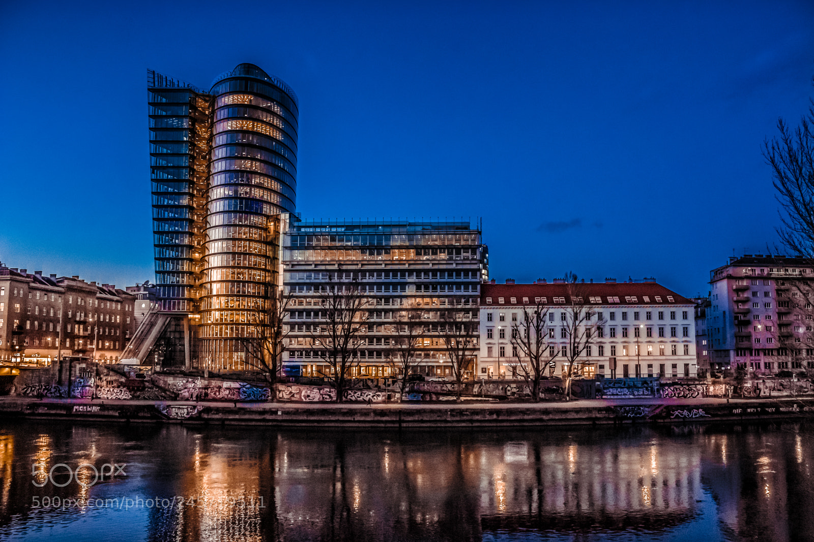 Canon EOS 600D (Rebel EOS T3i / EOS Kiss X5) sample photo. Vienna waterfront photography