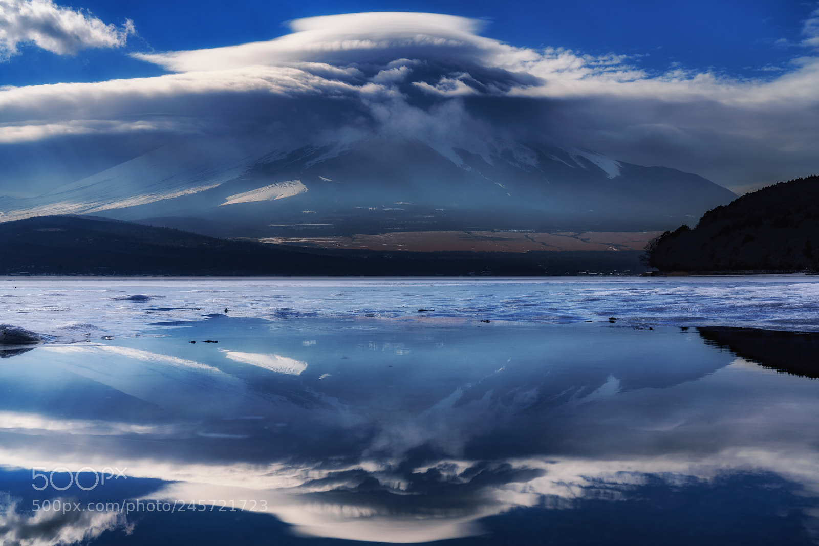 Sony a7R III sample photo. Mirror image photography