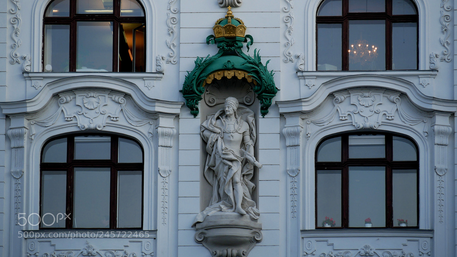 Panasonic DMC-G81 sample photo. Statue photography