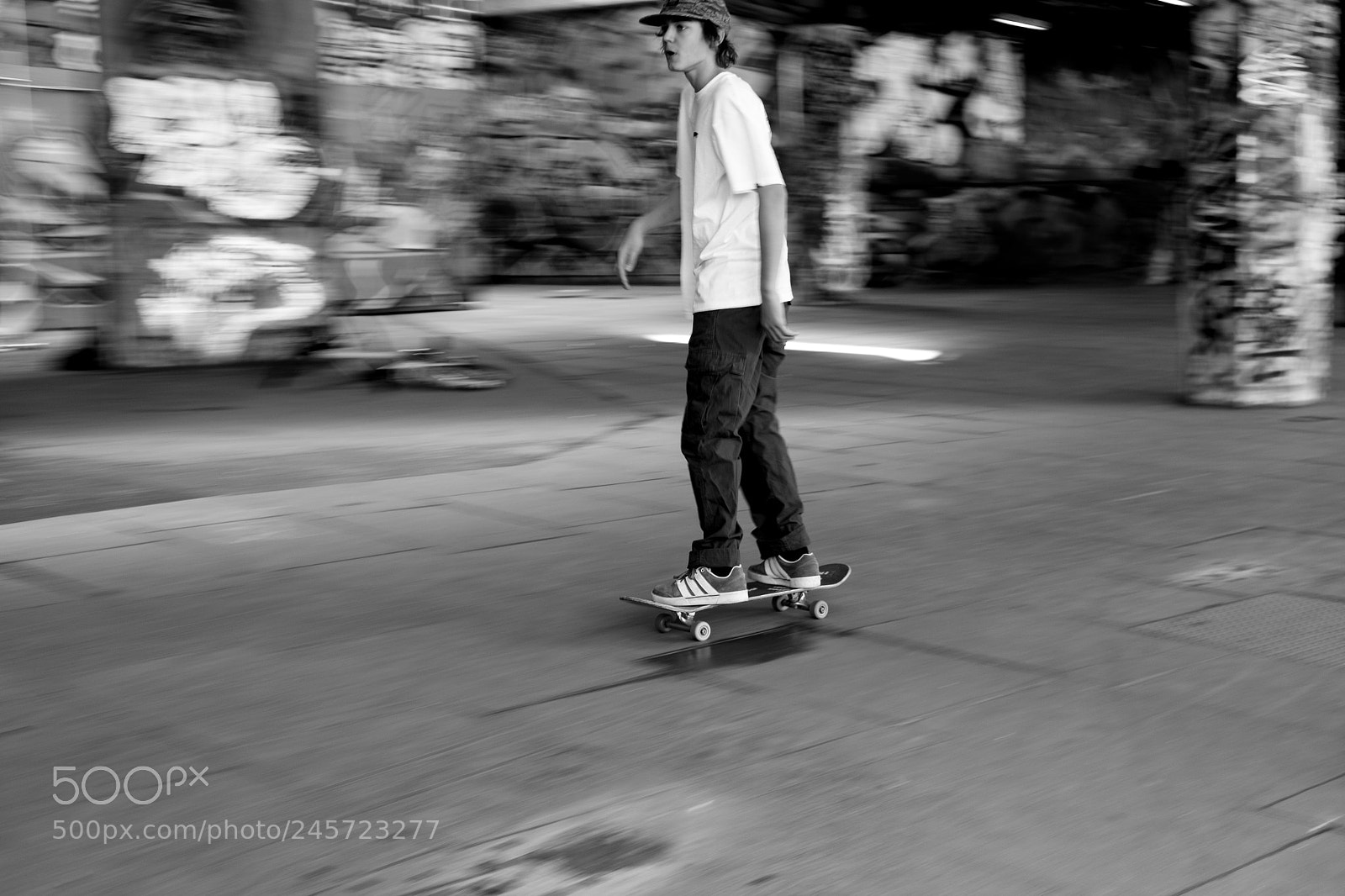 Fujifilm X-T10 sample photo. Young skater photography