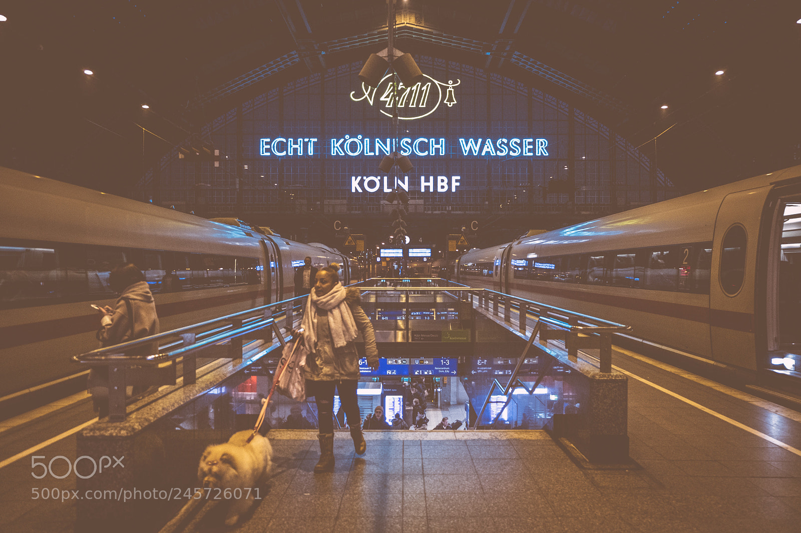 Fujifilm X-T20 sample photo. Köln - gleis 4 & 5 photography