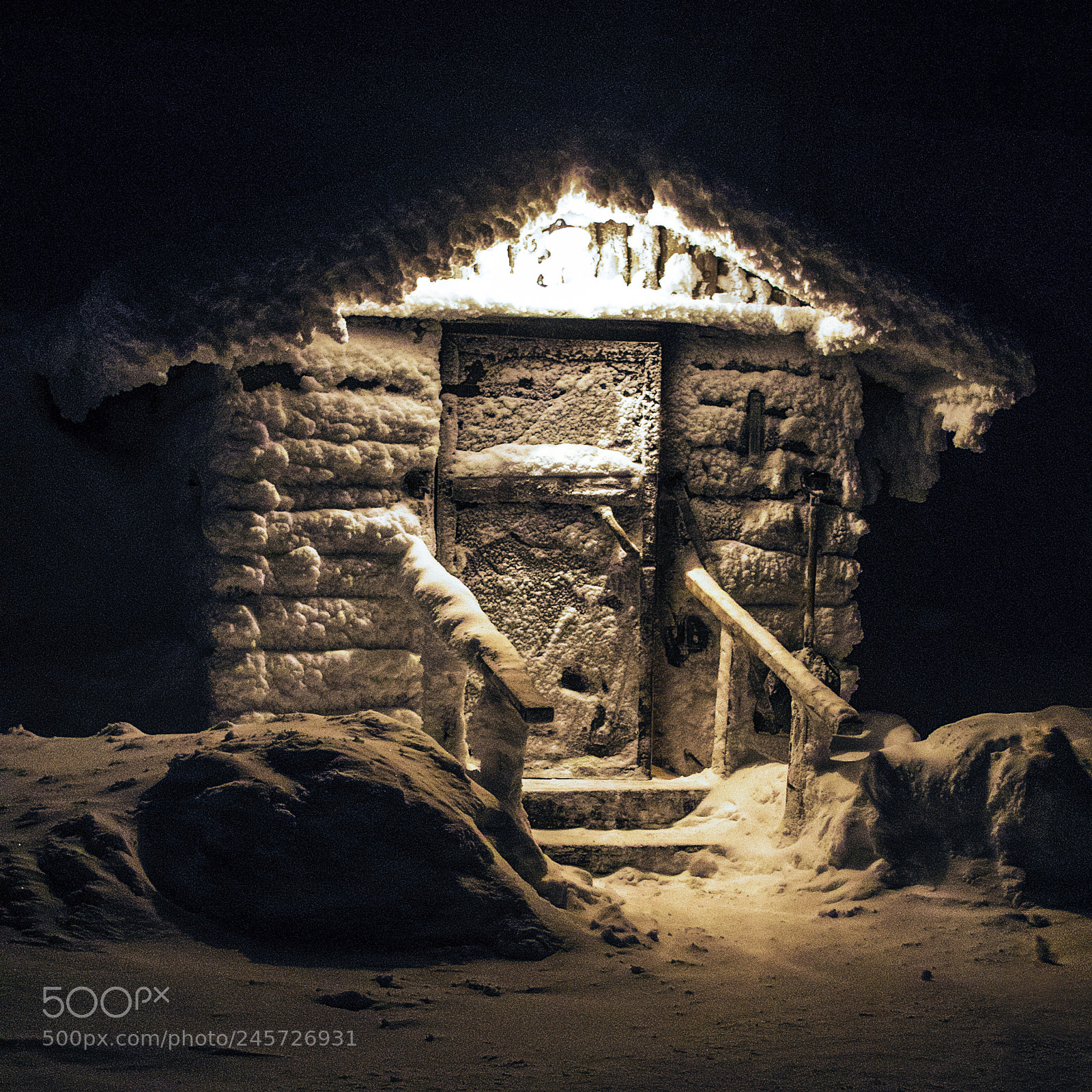 Pentax K-30 sample photo. The frozen cabin photography