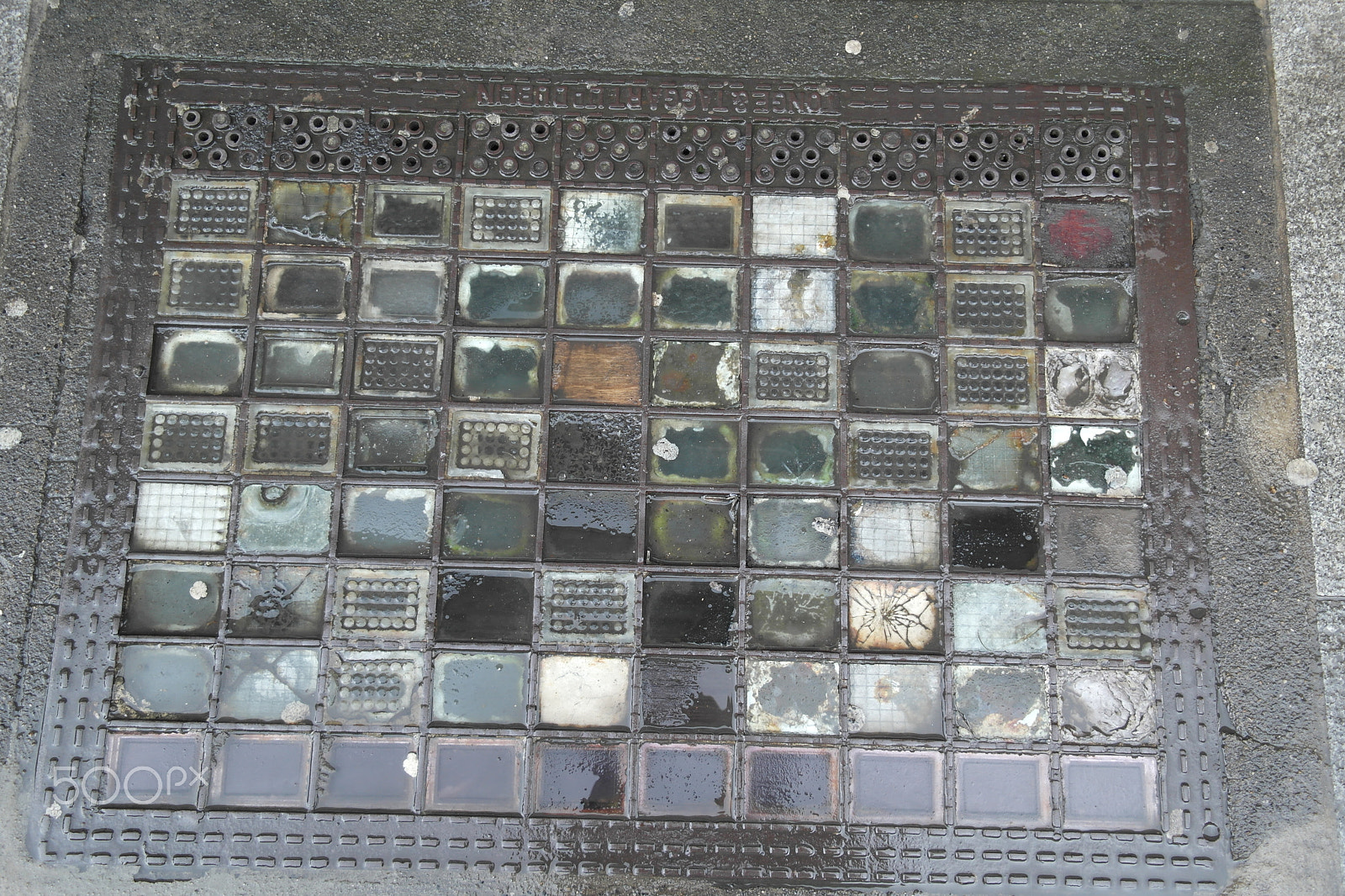 Samsung NX20 sample photo. Broken checkerboard. photography