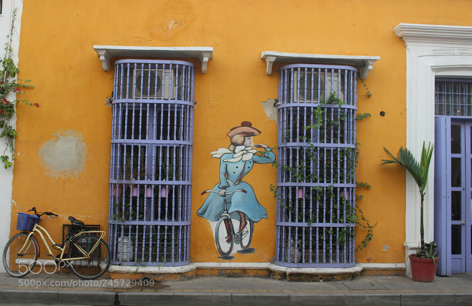 Canon EOS 100D (EOS Rebel SL1 / EOS Kiss X7) sample photo. Take the bike and photography