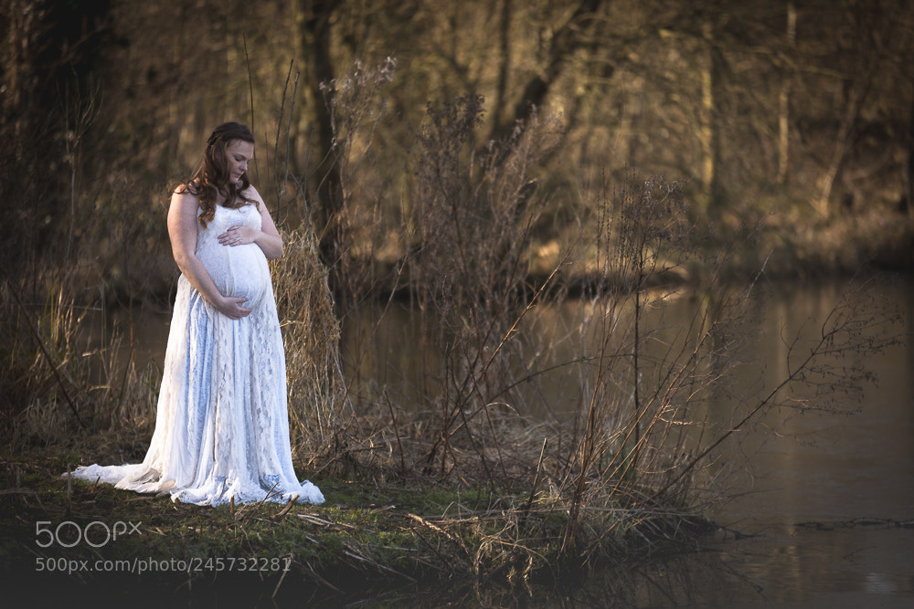 Canon EOS-1Ds Mark III sample photo. Pregnant session photography