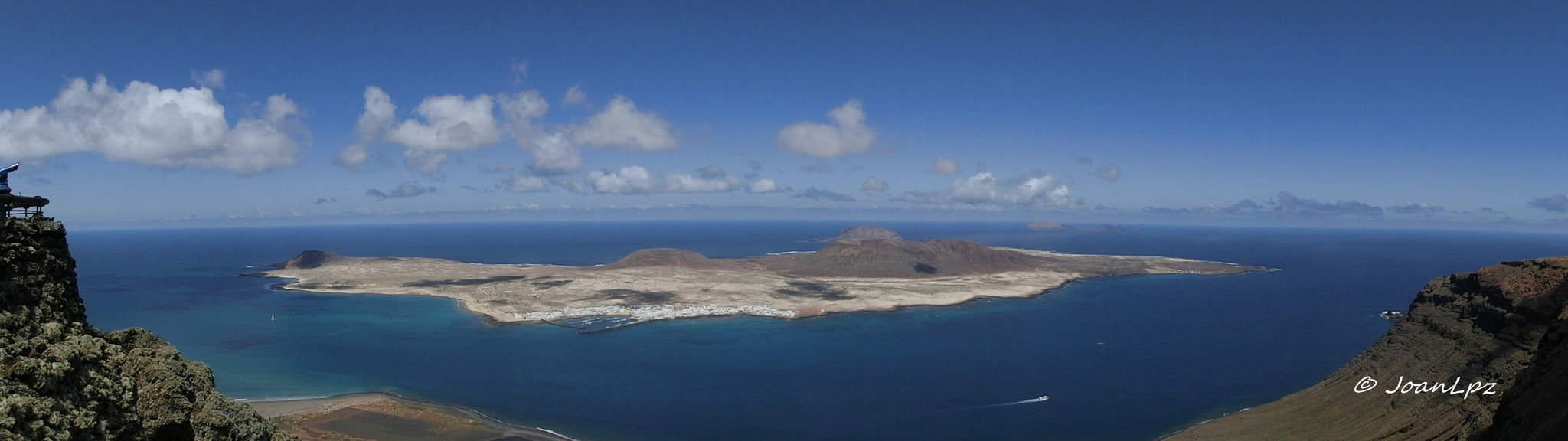 CASIO EX-ZR100 sample photo. Isla la graciosa photography