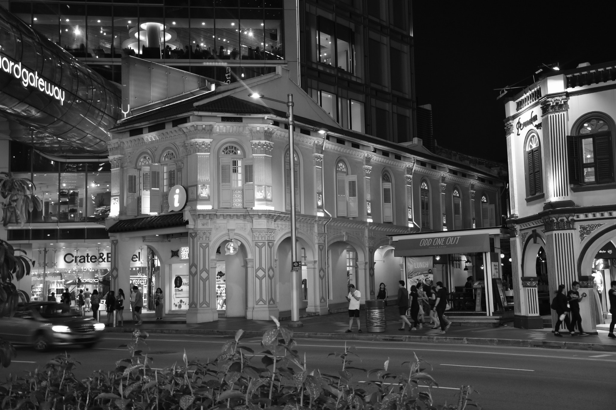 Nikon D3400 sample photo. Walking in the city ii photography