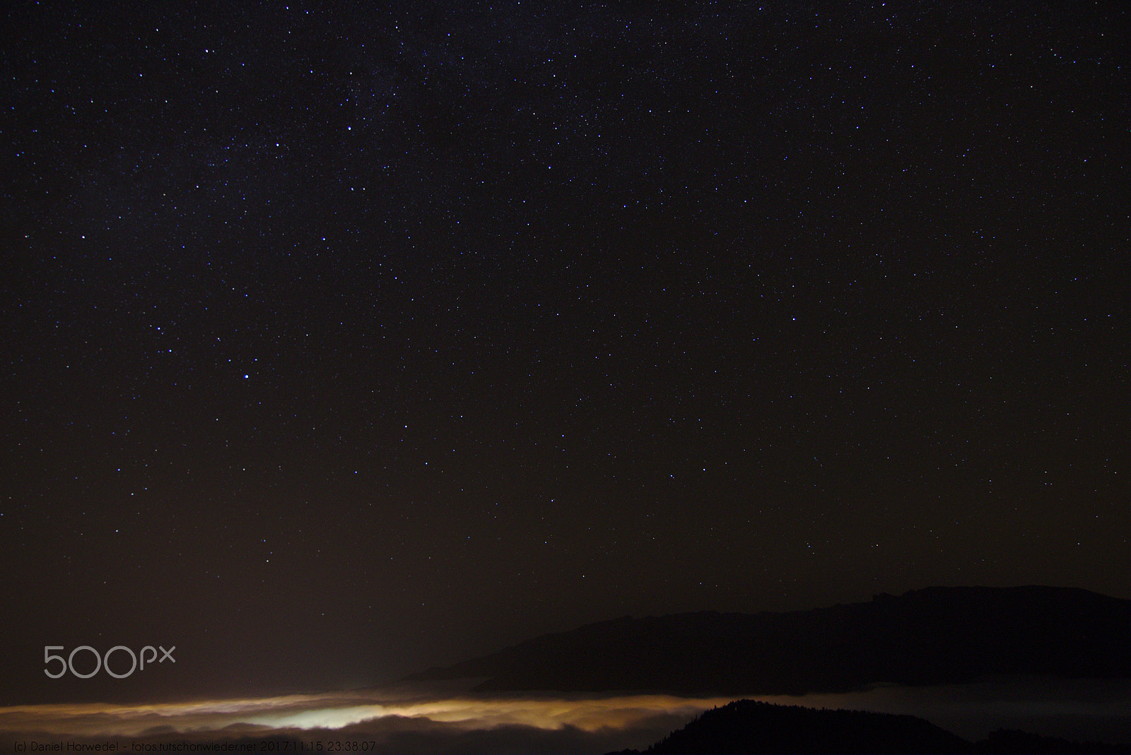 Canon EOS 70D + Tokina AT-X Pro 11-16mm F2.8 DX sample photo. Cloudy stars photography