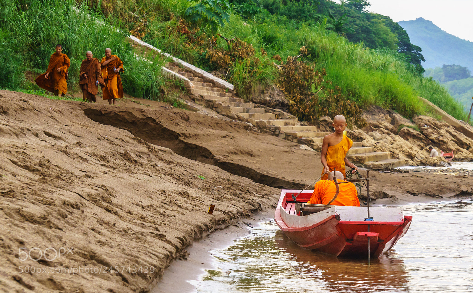 Sony Alpha NEX-6 sample photo. Monks on the mekong photography