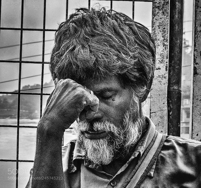 Nikon D700 sample photo. Sadhu le poids de photography