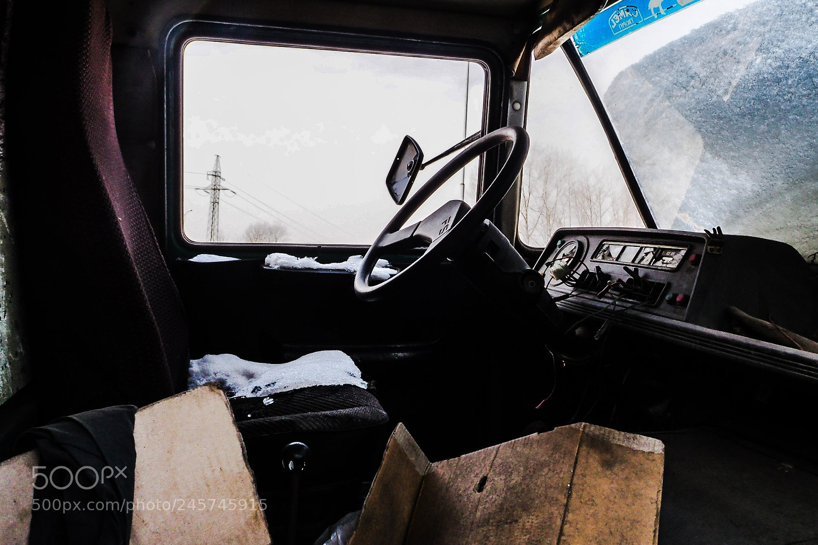 Olympus OM-D E-M10 II sample photo. A haunted car photography