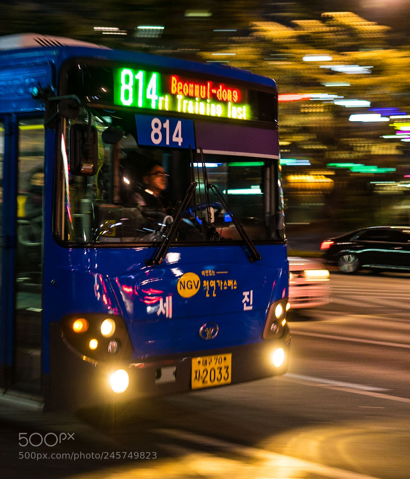 Sony a7 II sample photo. Panning of the bus photography