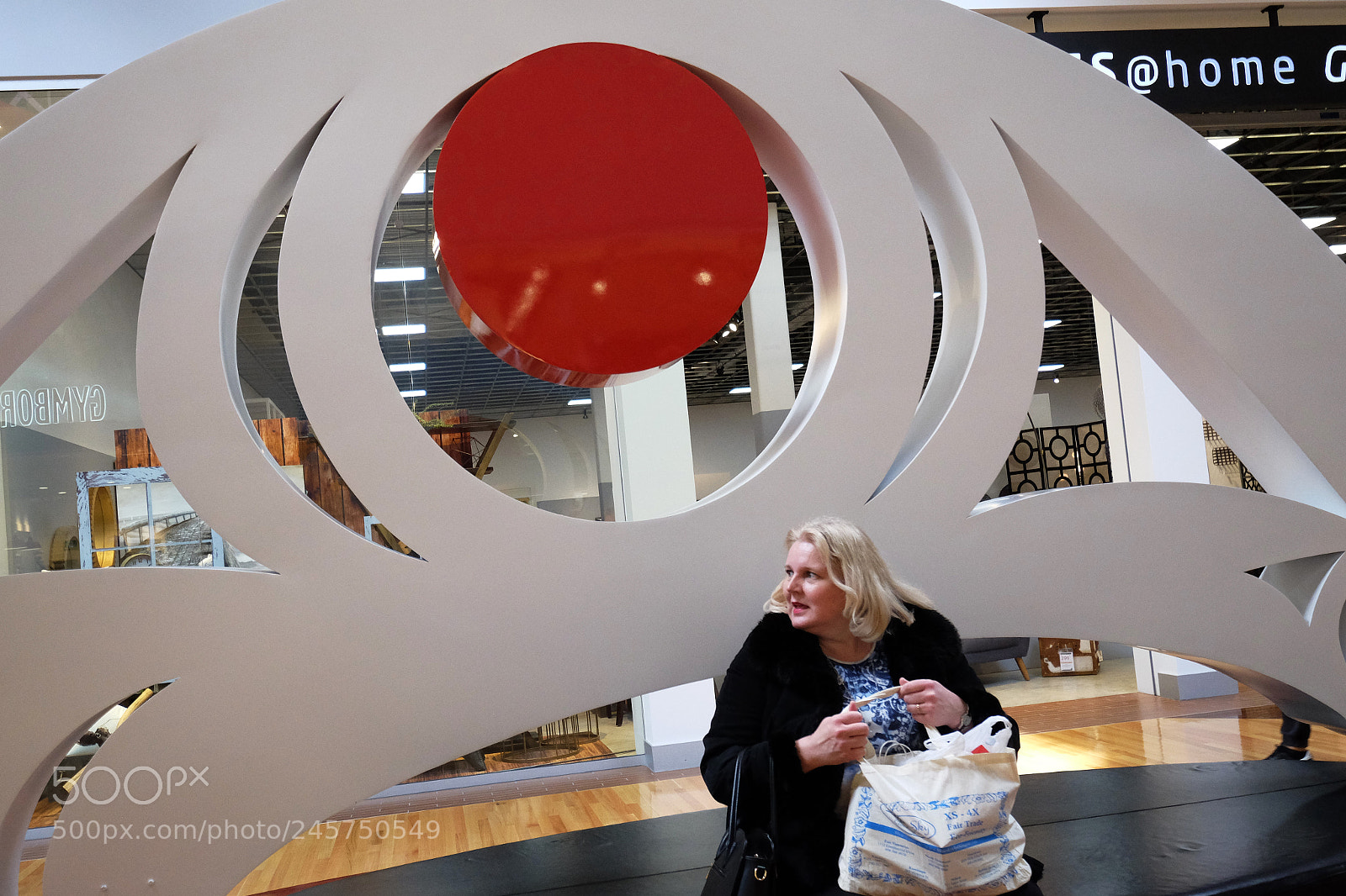 Fujifilm X-T1 sample photo. We go to mall photography