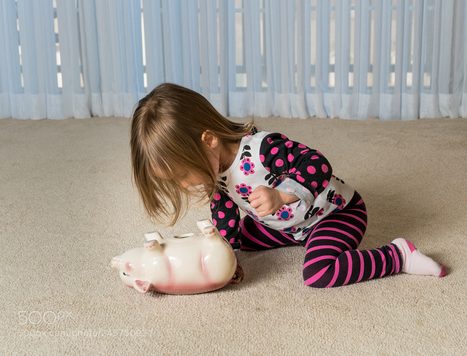 Sony a7R II sample photo. Young toddler getting money photography