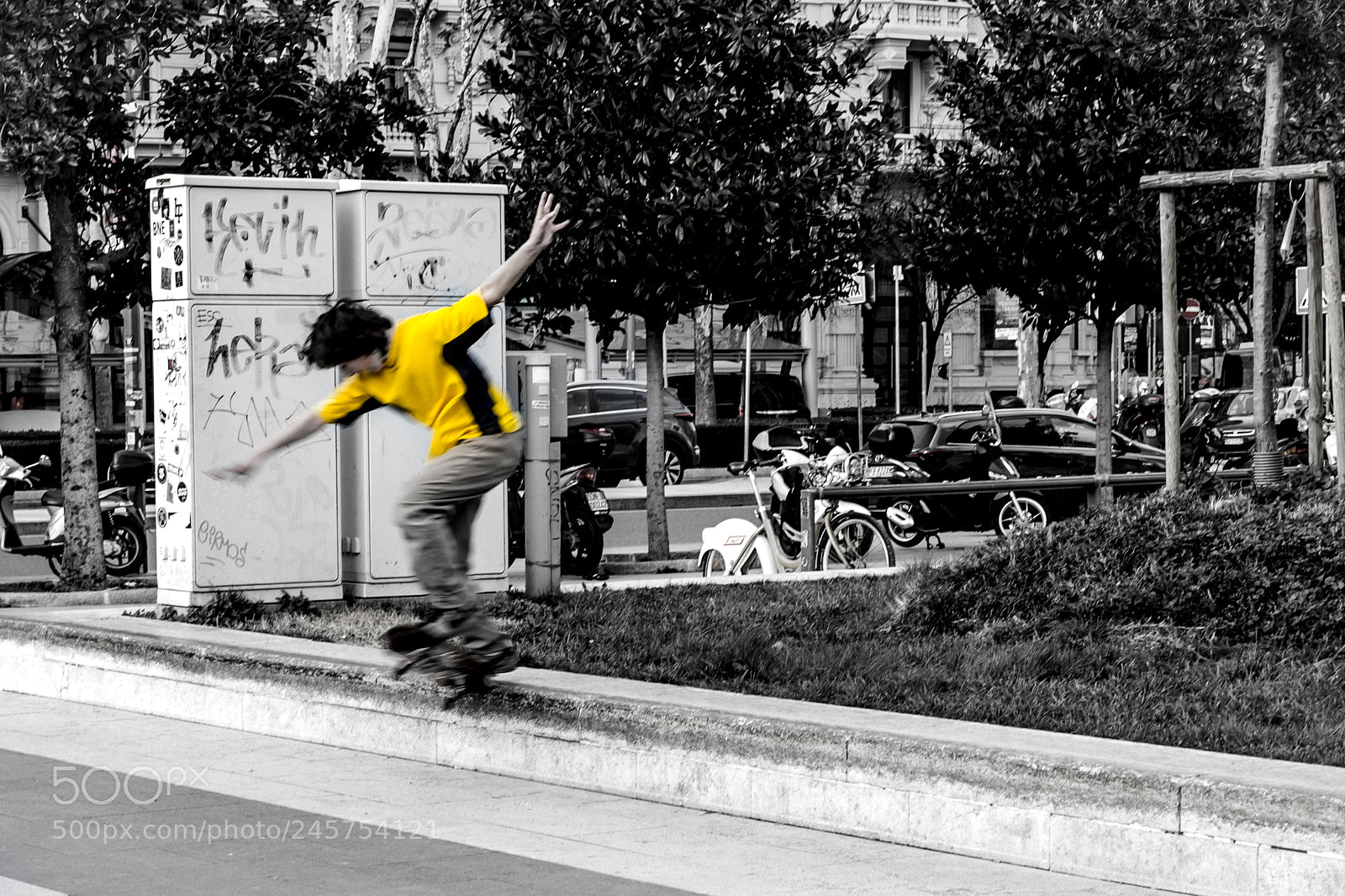 Fujifilm X-E3 sample photo. Yellow skater photography