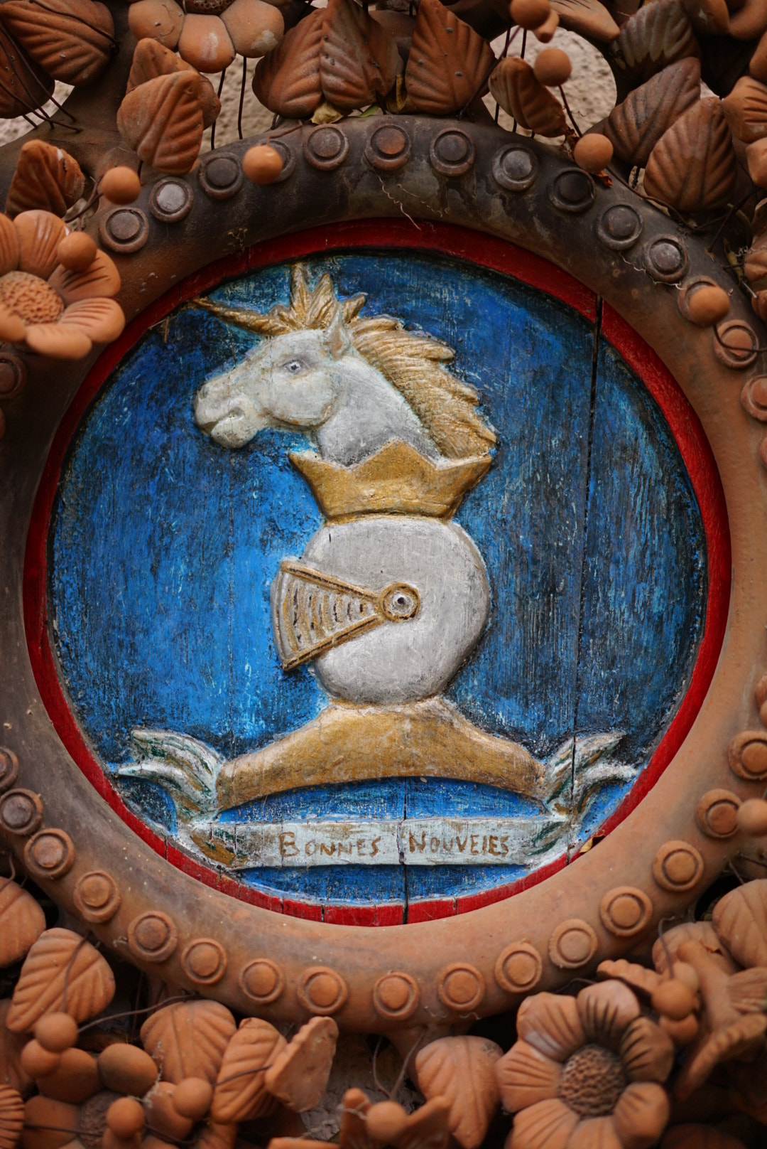 Sony a7 II + Sony Sonnar T* FE 55mm F1.8 ZA sample photo. Bonnes nouvelle family crest photography