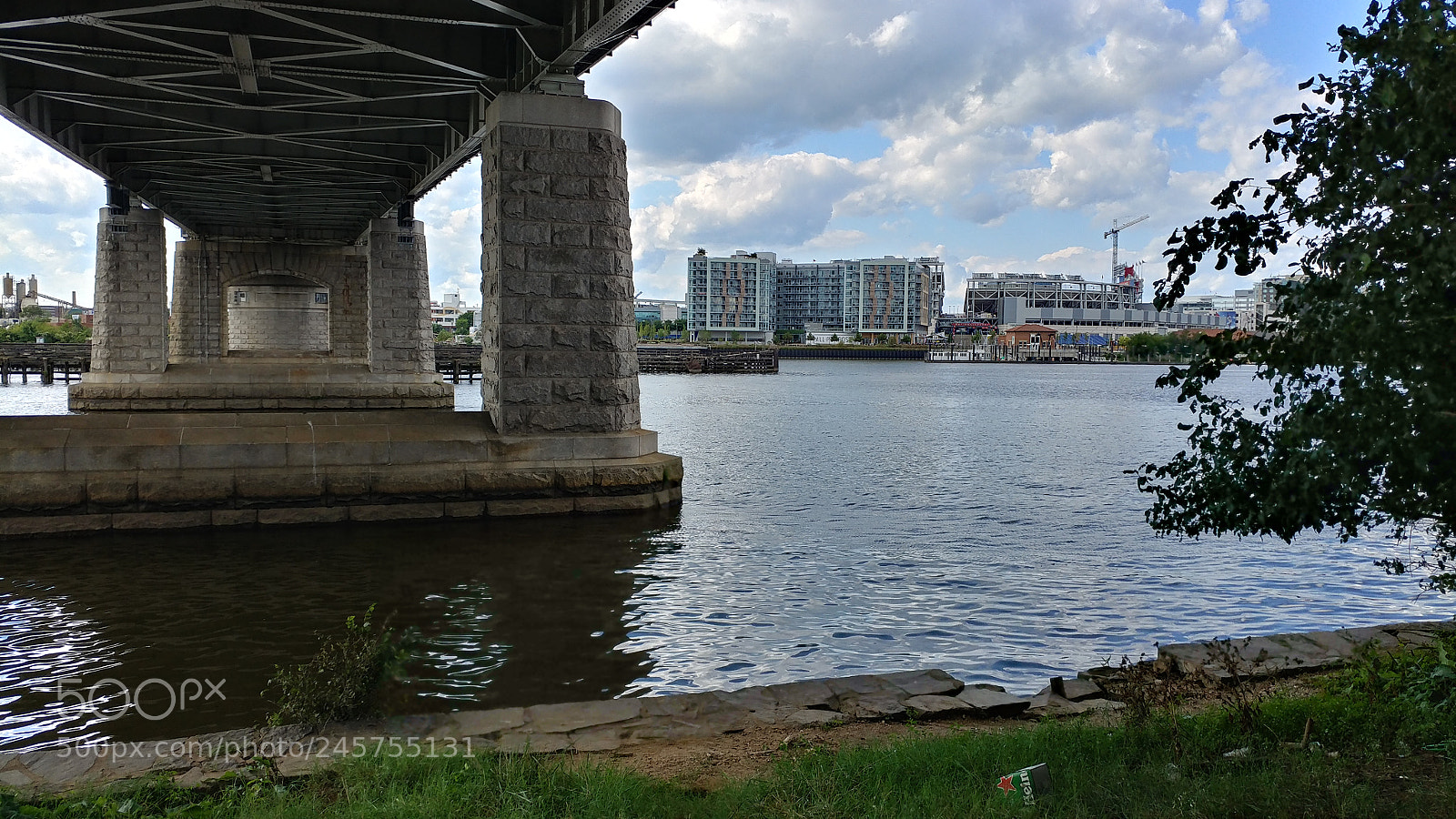 LG V20 sample photo. At the river photography