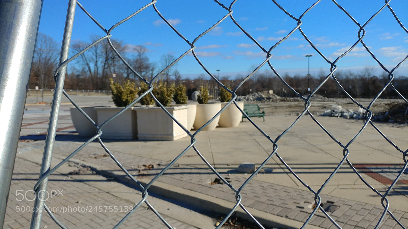 LG V20 sample photo. Gate photography