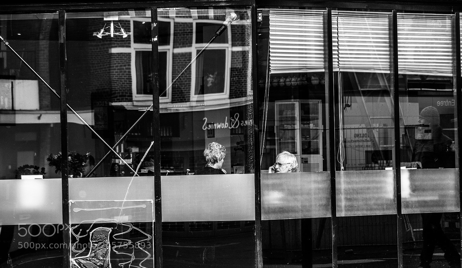 Olympus OM-D E-M10 III sample photo. Having a break photography
