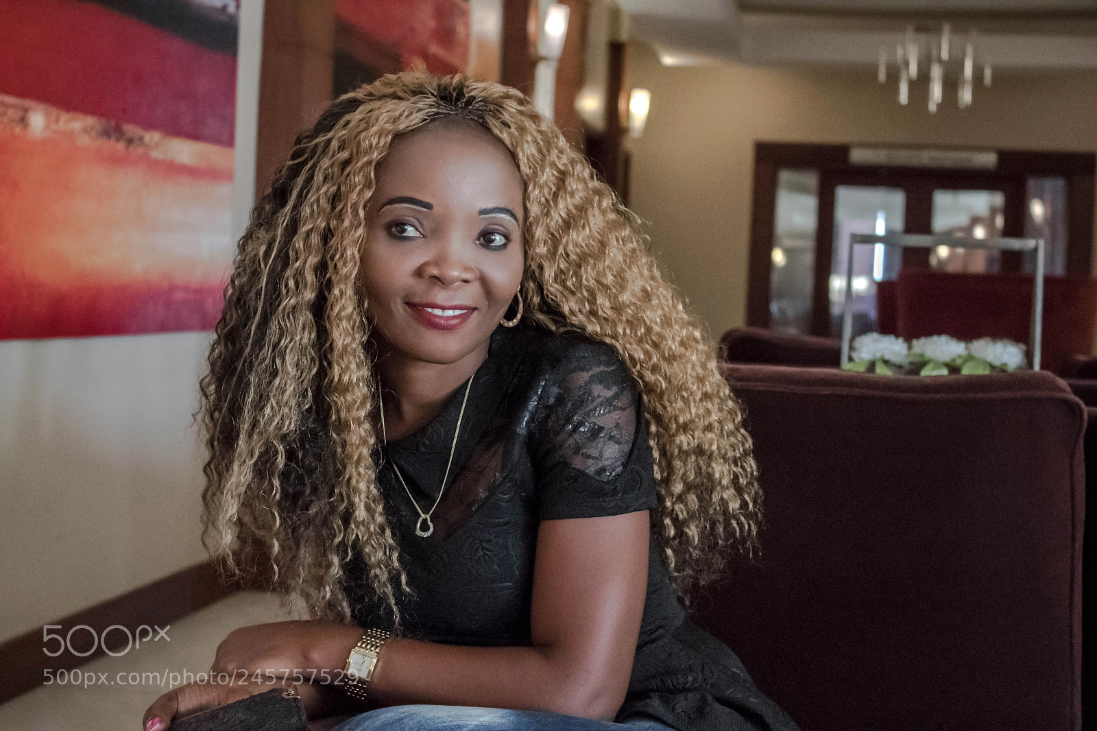 Canon EOS 1300D (EOS Rebel T6 / EOS Kiss X80) sample photo. Jas in the lobby photography