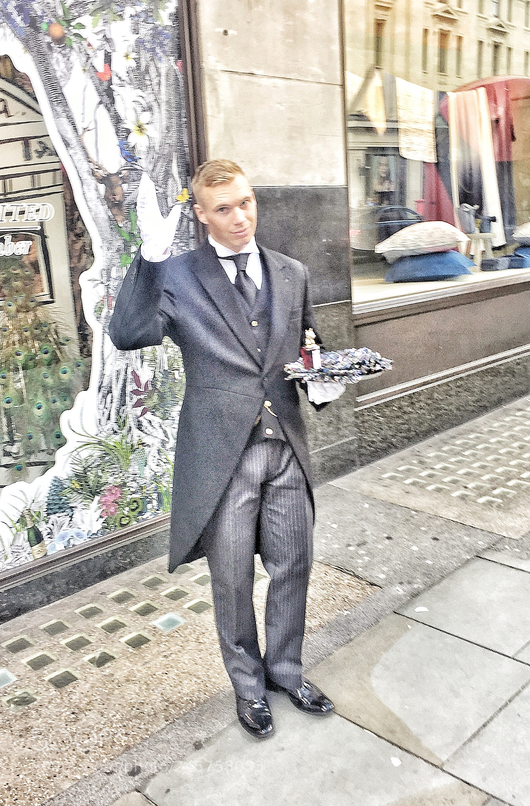 Apple iPhone 6 sample photo. Hello travelers! london, uk. photography