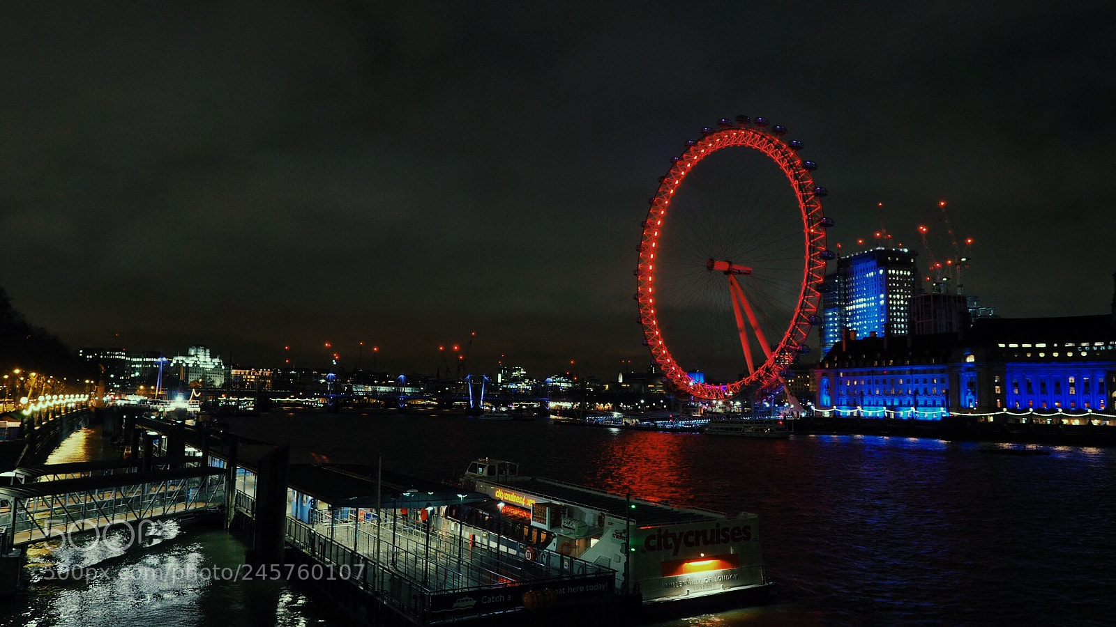 Olympus OM-D E-M10 II sample photo. London by night photography