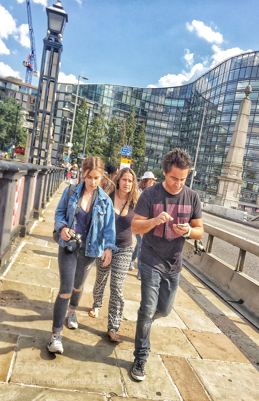 Apple iPhone 6 sample photo. London summer scenes. london photography