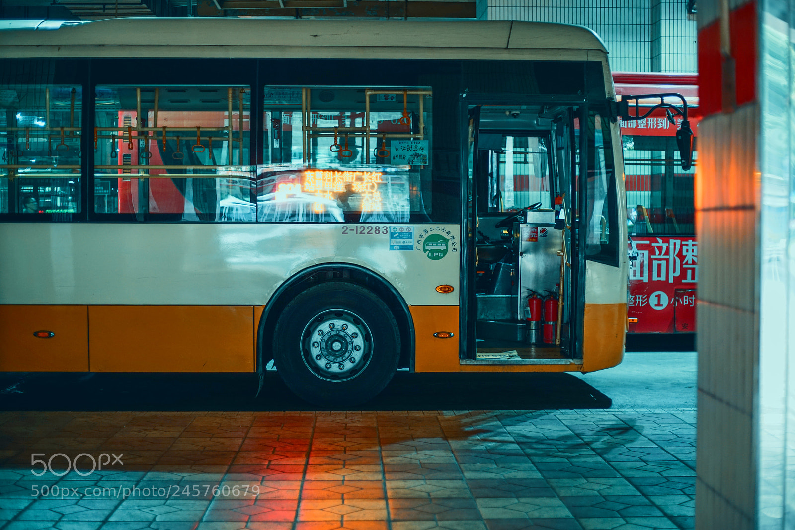 Sony a7R II sample photo. 公车 photography