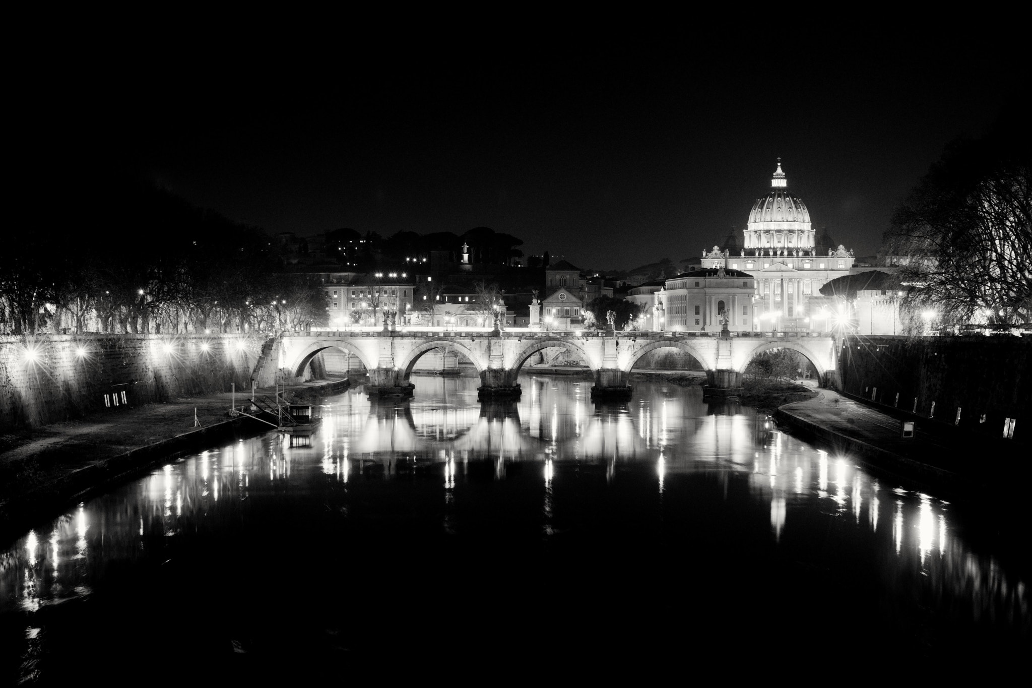 Nikon D90 + Nikon AF-S DX Nikkor 35mm F1.8G sample photo. Rome by night photography