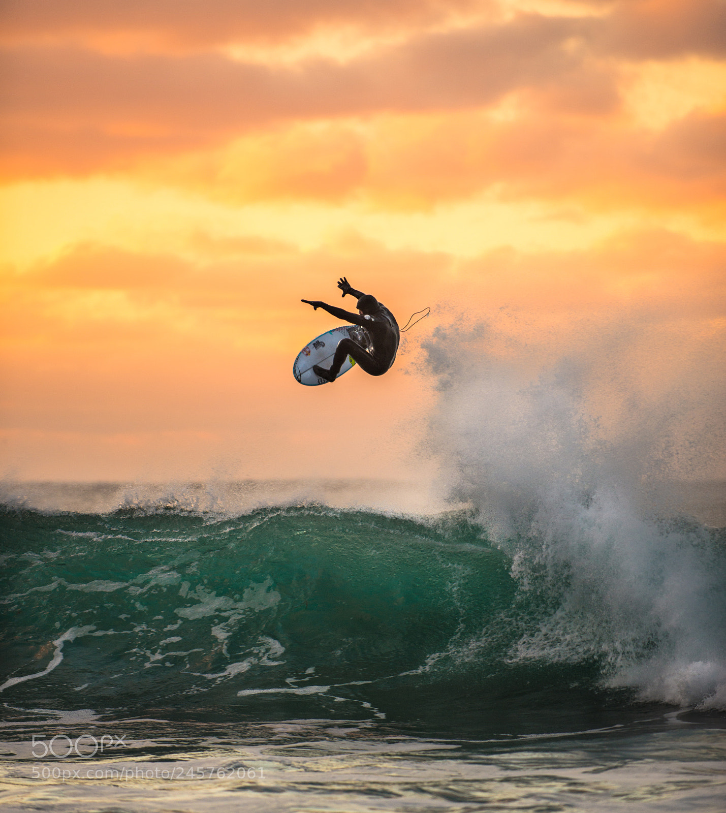 Nikon D800 sample photo. In to the air photography