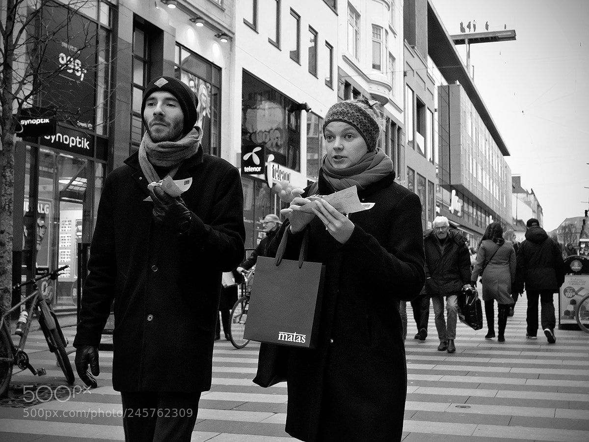Fujifilm X-Pro2 sample photo. Walking lunch photography